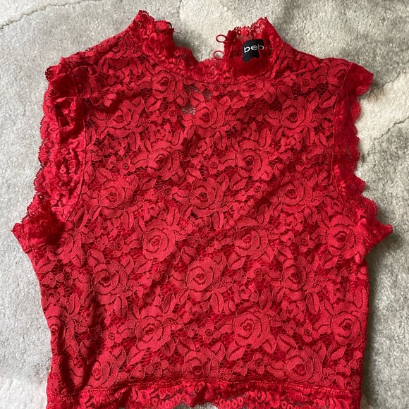 Brand new Bebe red cropped  lace top - Picture 3 of 3